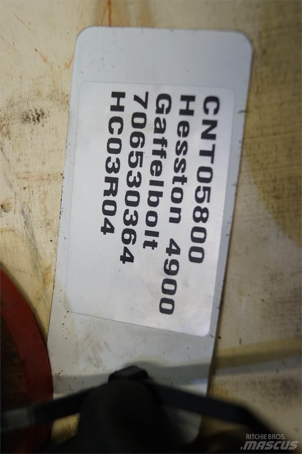 Hesston 4900 Alte echipamente pentru nutret