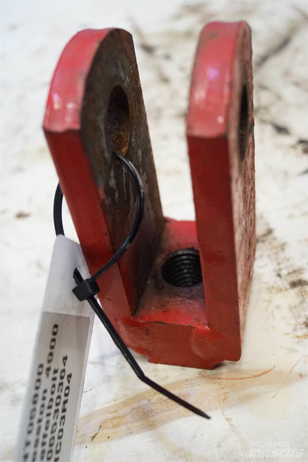 Hesston 4900 Alte echipamente pentru nutret