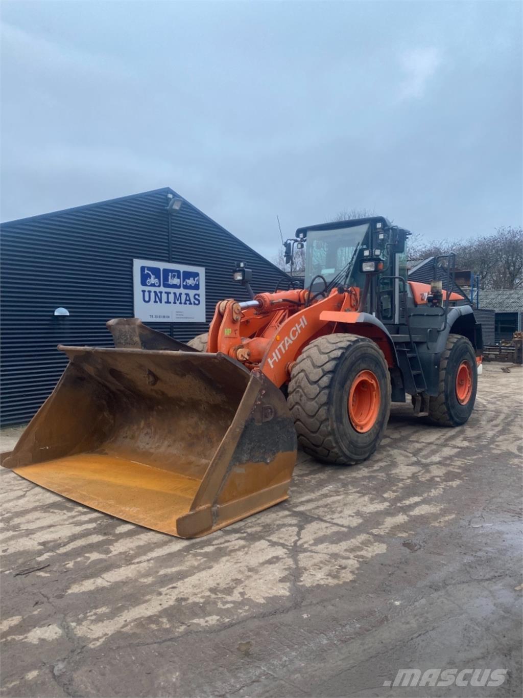 Hitachi ZW310 Incarcator pe pneuri