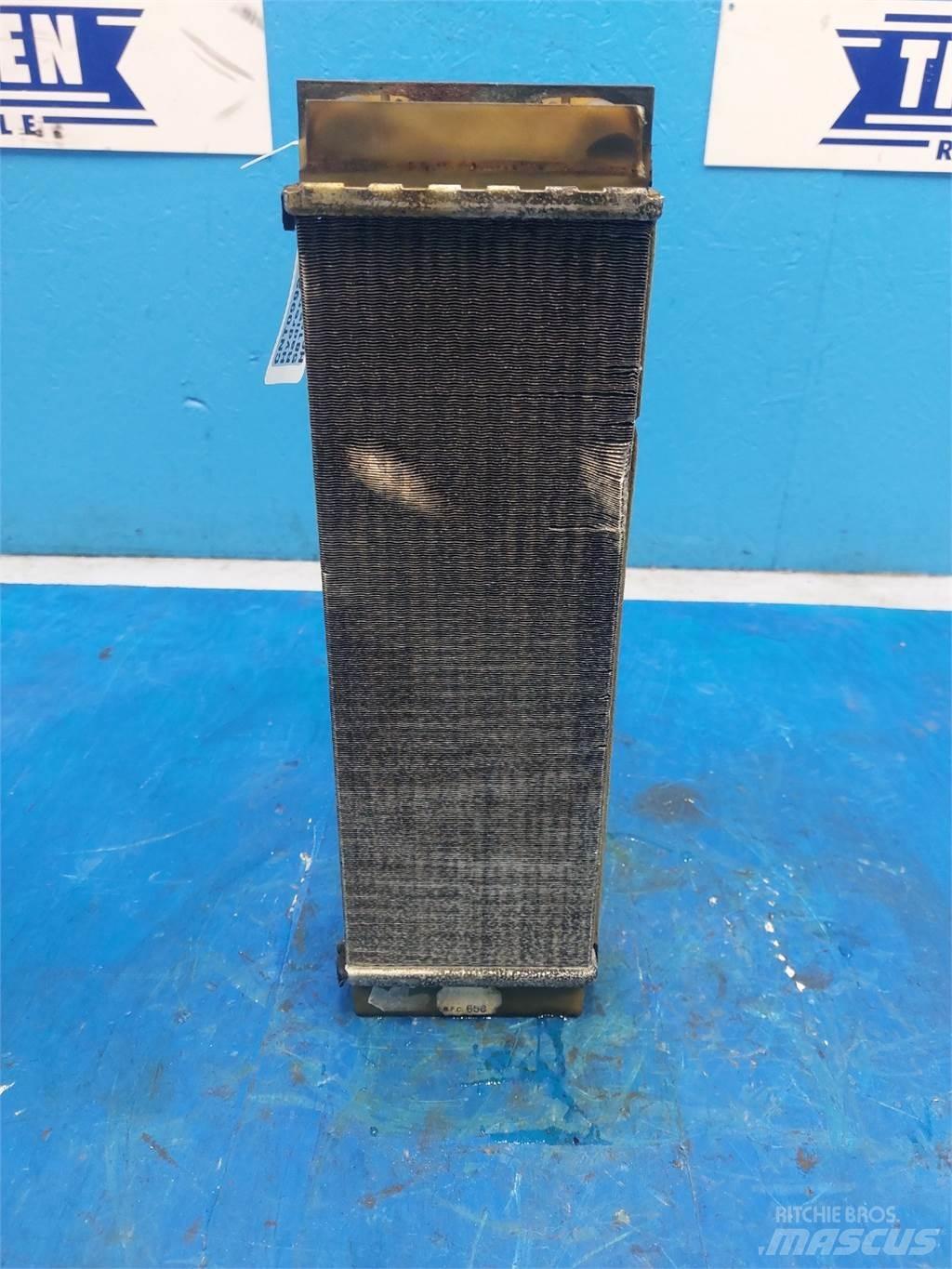 Hydrema 906B Radiatoare
