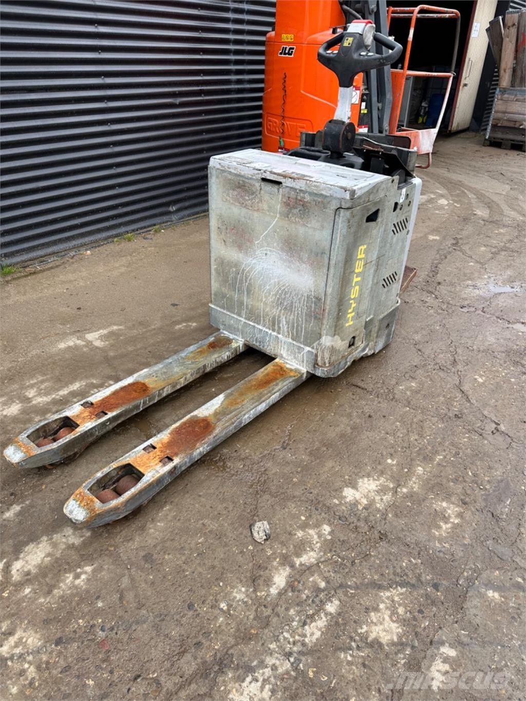 Hyster P2.0_S Transpaleta electica cu furca