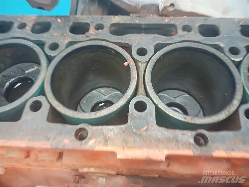 Iveco 8361 Motoare