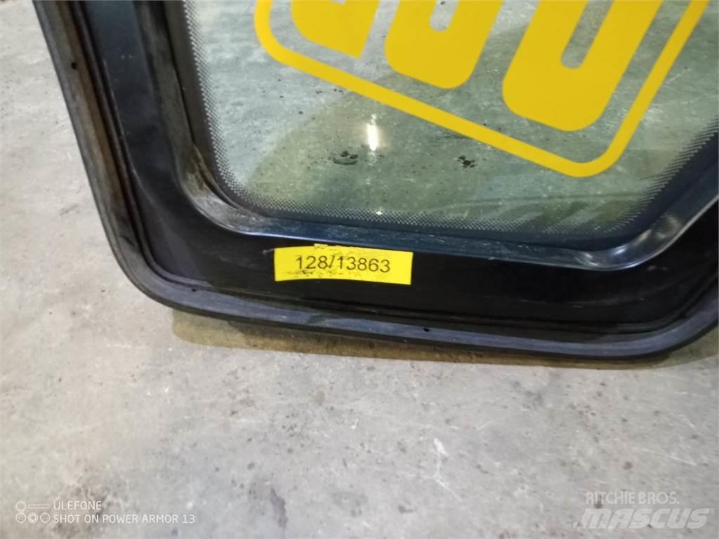 JCB 4CX Cabine si interior