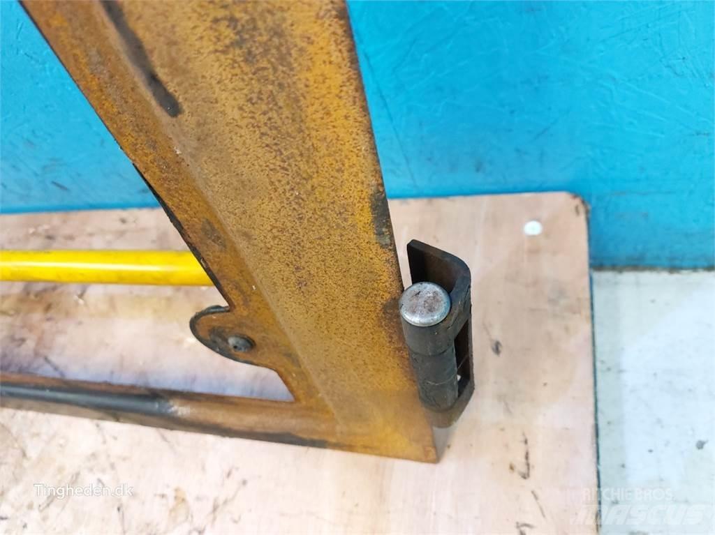 JCB 560-80 Cabine si interior