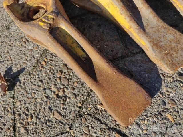 JCB Skovltænder Alte componente