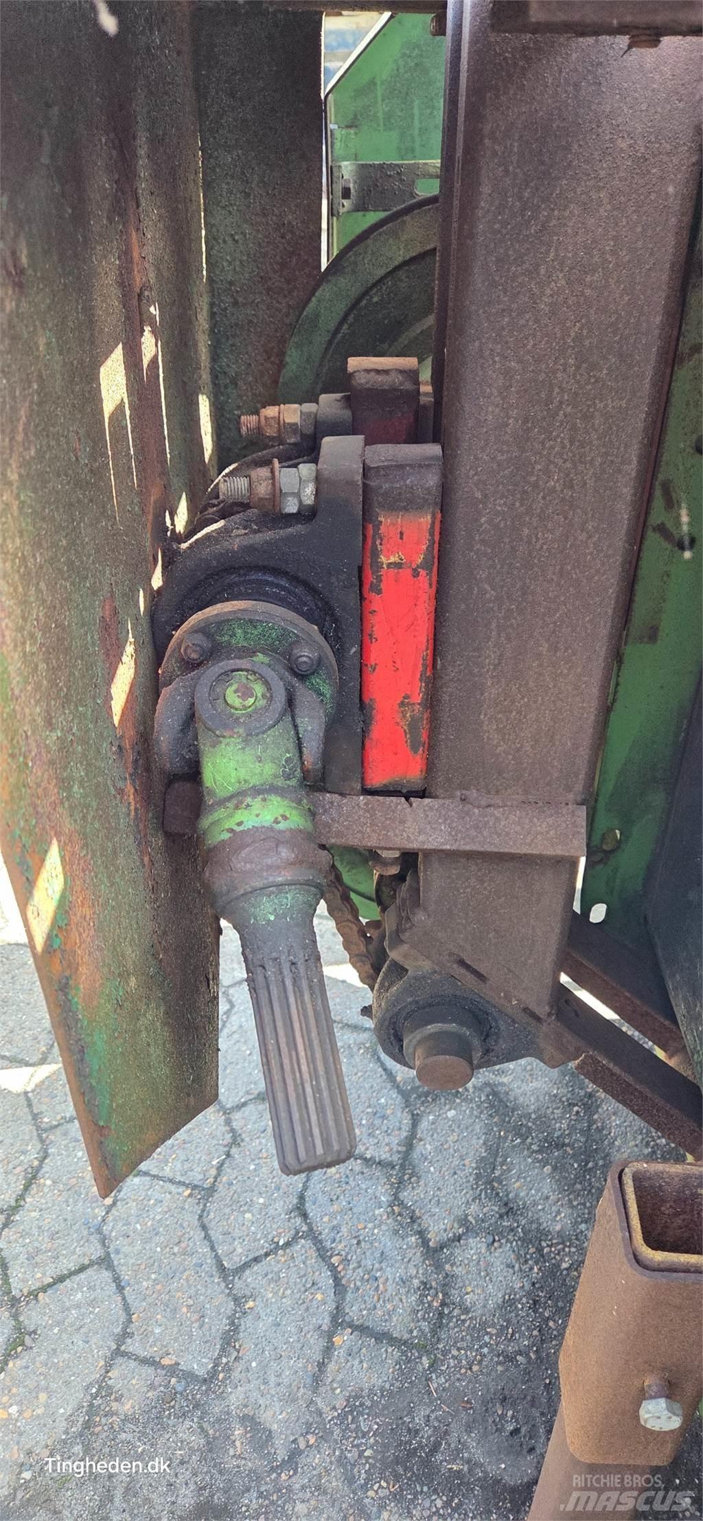 John Deere  Accesorii combine agricole