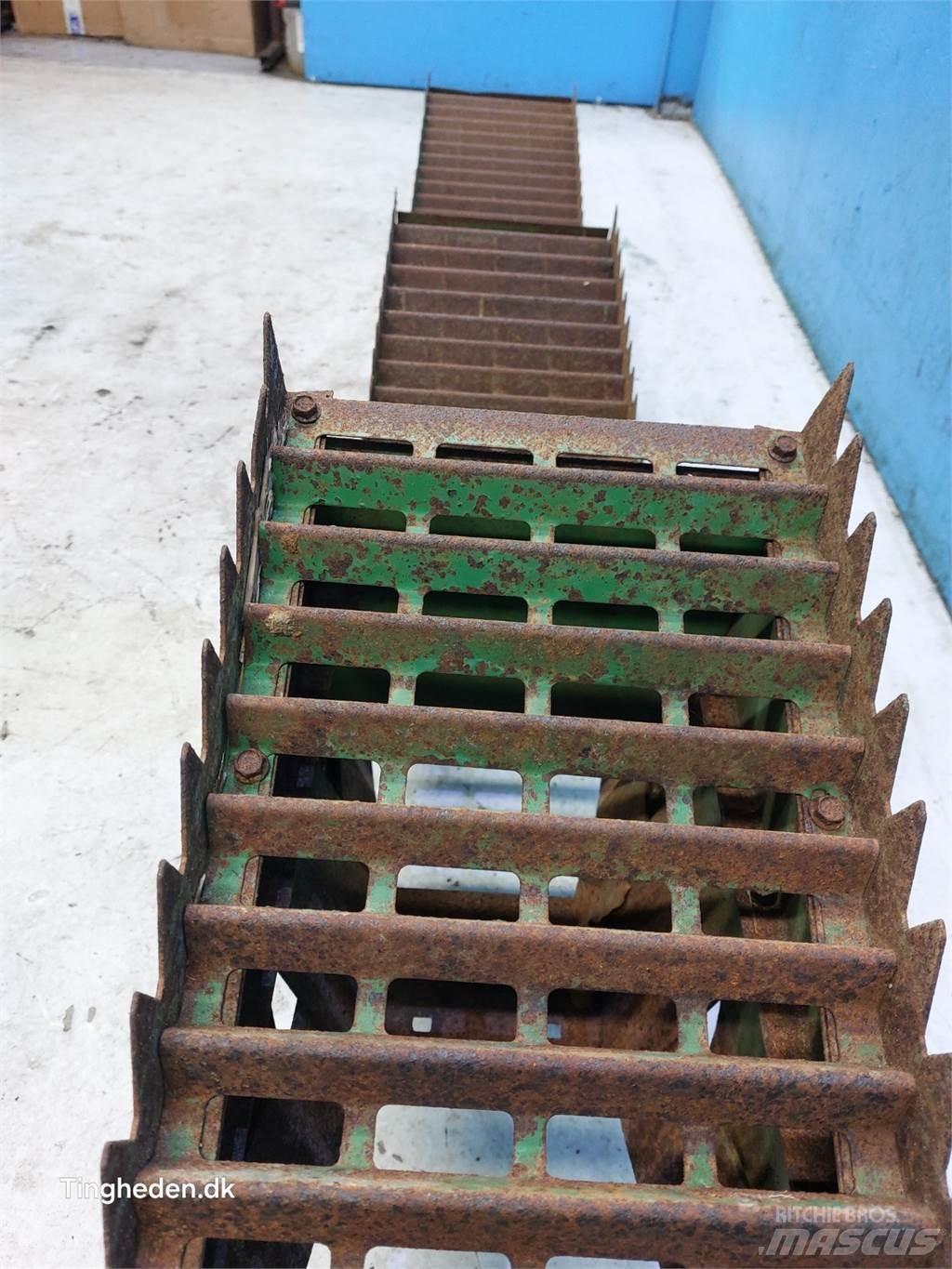 John Deere 1042 Accesorii combine agricole
