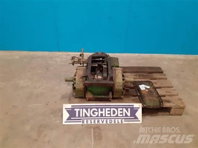 John Deere 1075 Transmisie