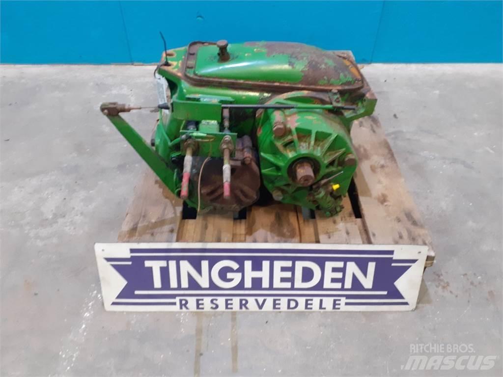 John Deere 1075 Transmisie