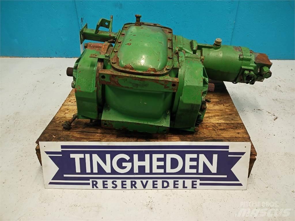 John Deere 1075 Transmisie
