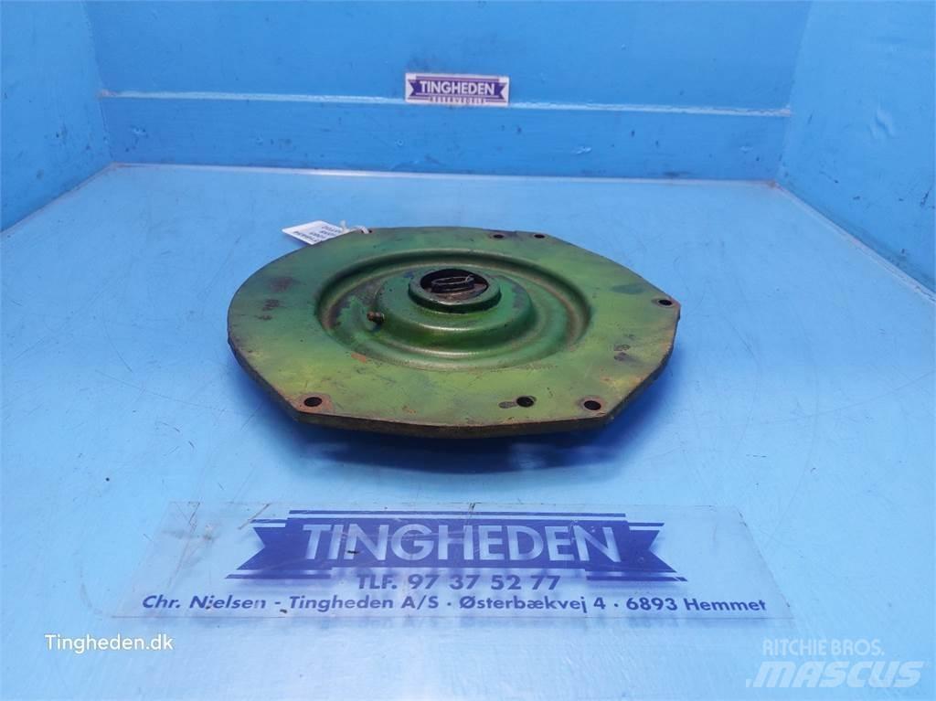 John Deere 1085 Dispersare nisip si sare