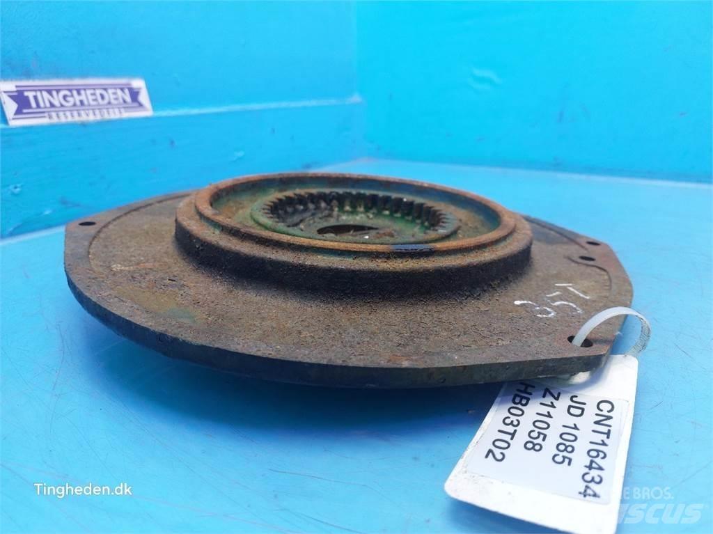 John Deere 1085 Dispersare nisip si sare