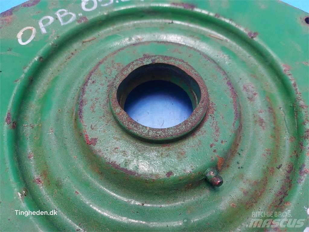 John Deere 1085 Dispersare nisip si sare