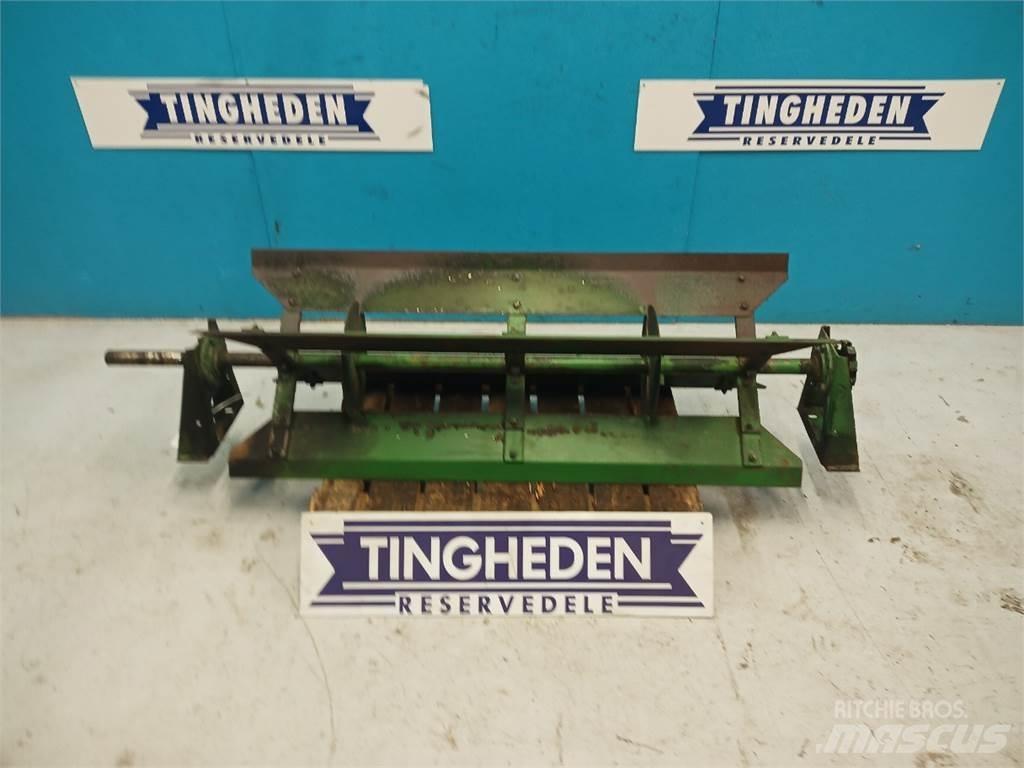John Deere 1177 Dispersare nisip si sare