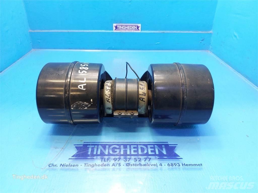 John Deere 1550 Cabine si interior