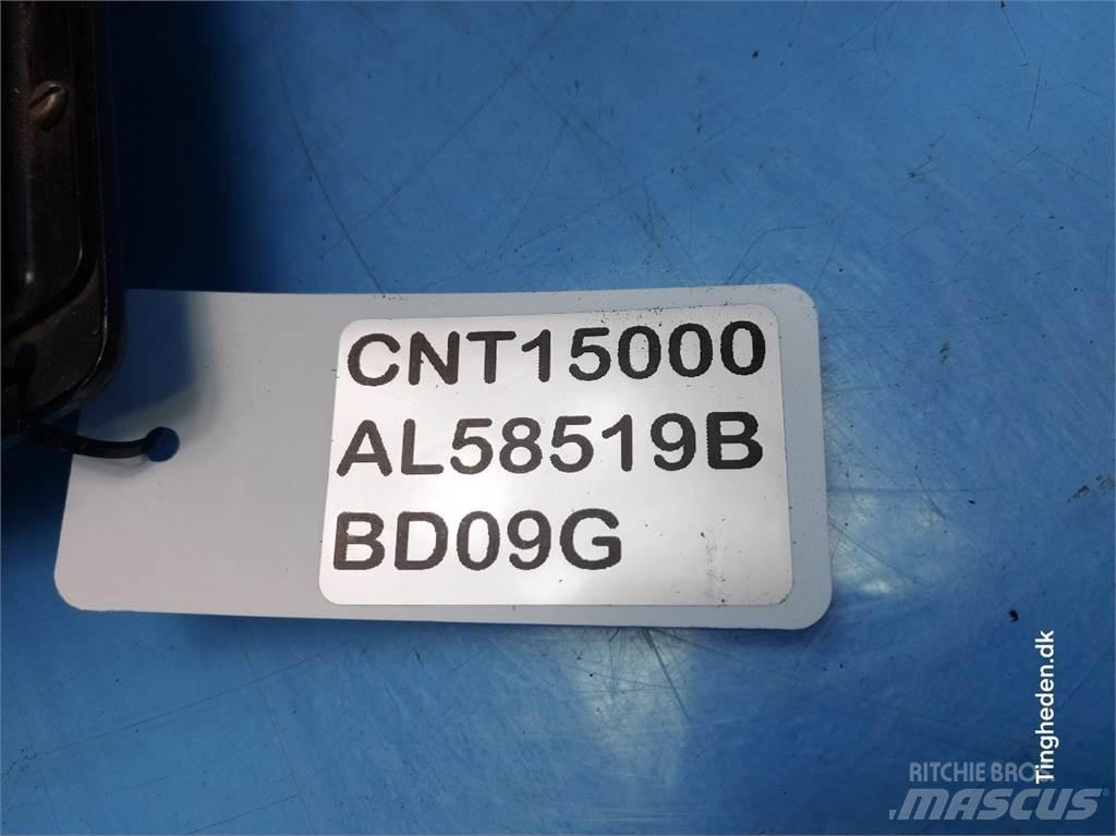 John Deere 1550 Cabine si interior