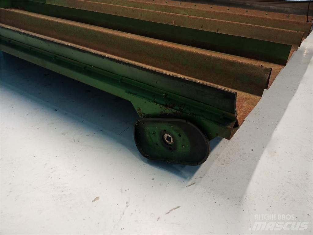 John Deere 2054 Dispersare nisip si sare