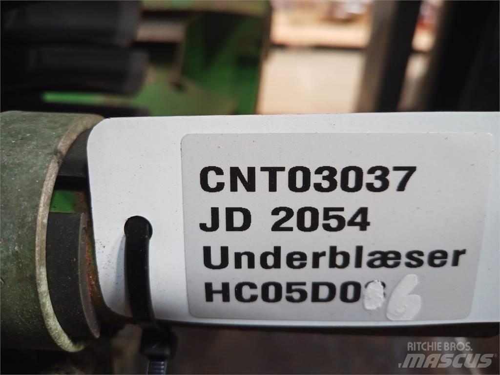 John Deere 2054 Dispersare nisip si sare