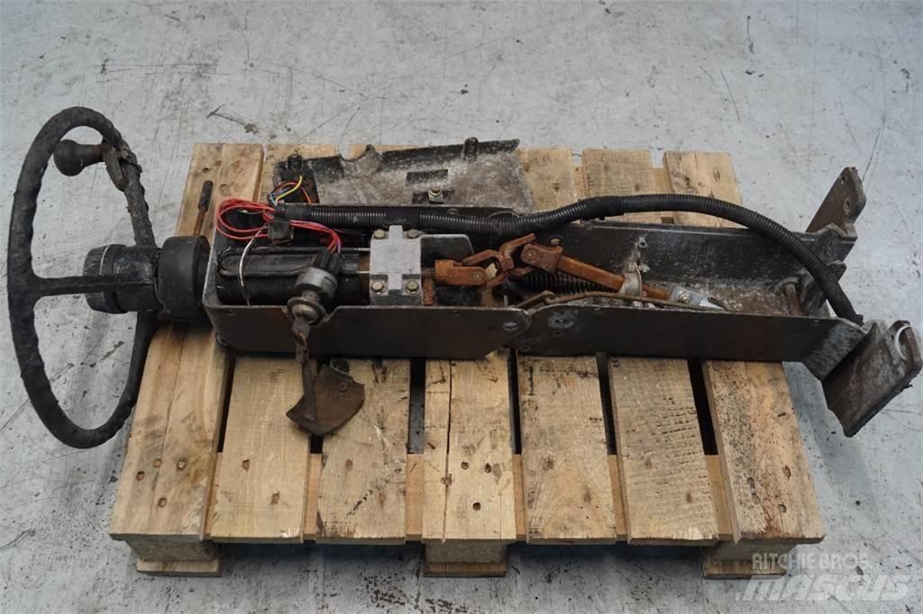 John Deere 2054 Cabine si interior