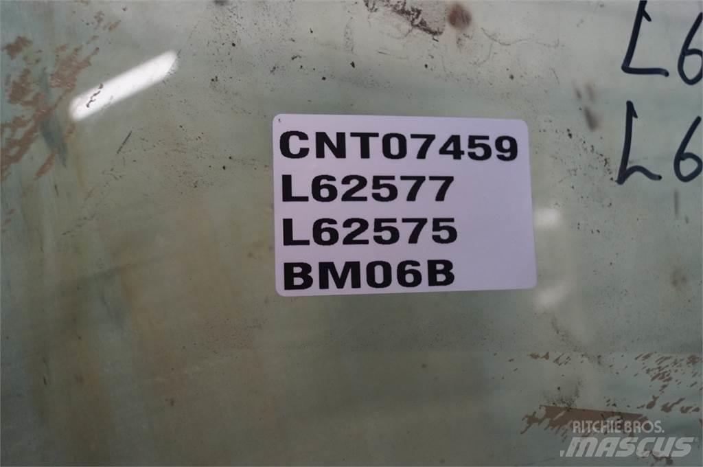 John Deere 2250 Cabine si interior