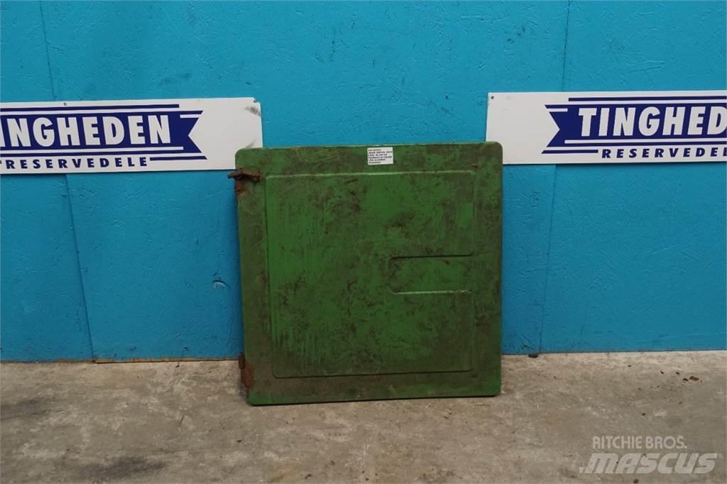 John Deere 3040 Cabine si interior