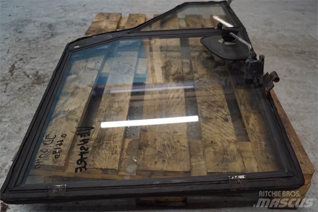 John Deere 3040 Cabine si interior