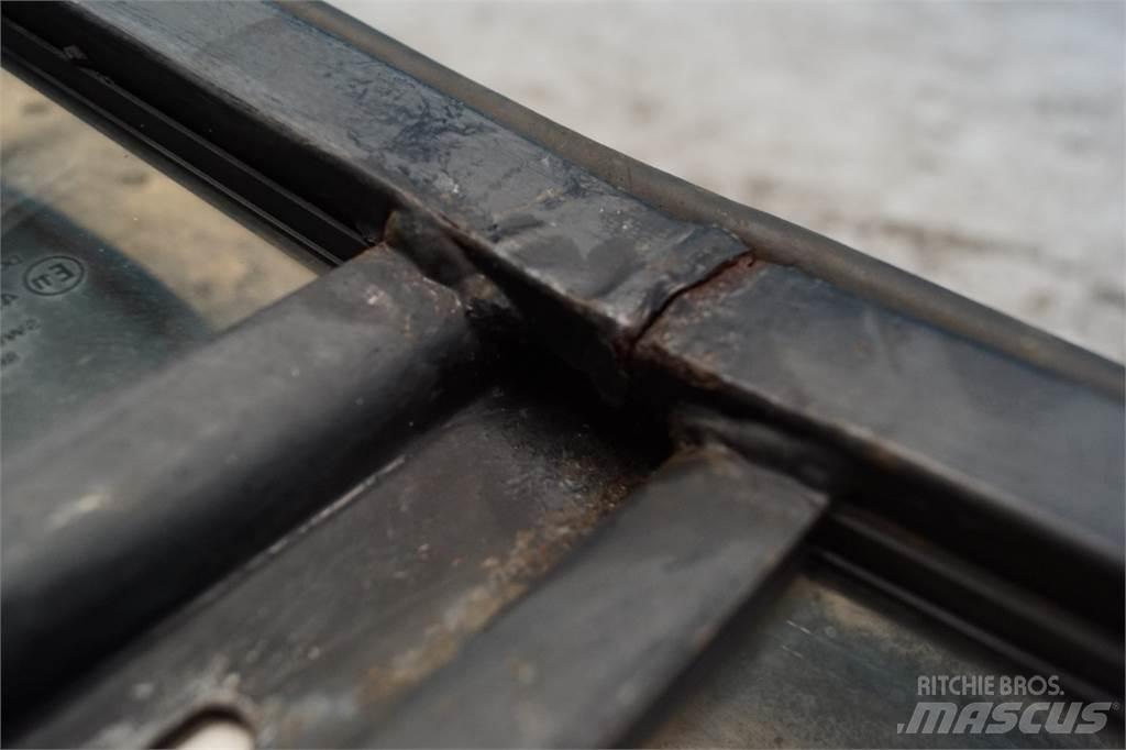 John Deere 3040 Cabine si interior