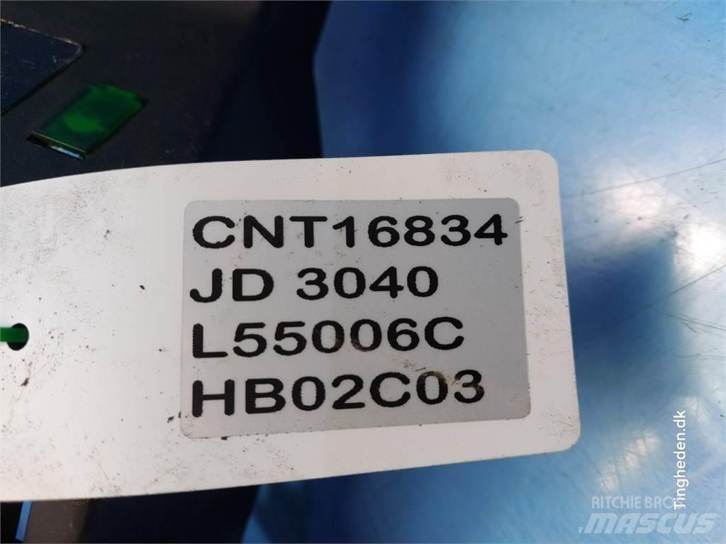 John Deere 3040 Cabine si interior