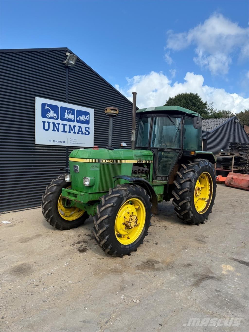 John Deere 3040 Tractoare