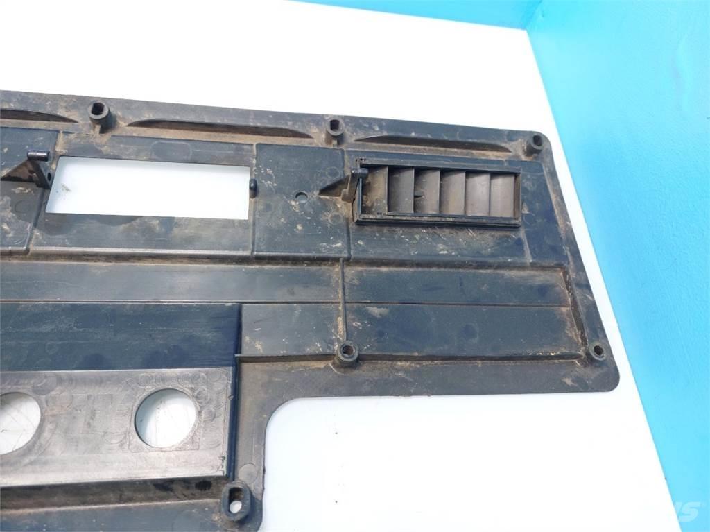 John Deere 4040 Cabine si interior