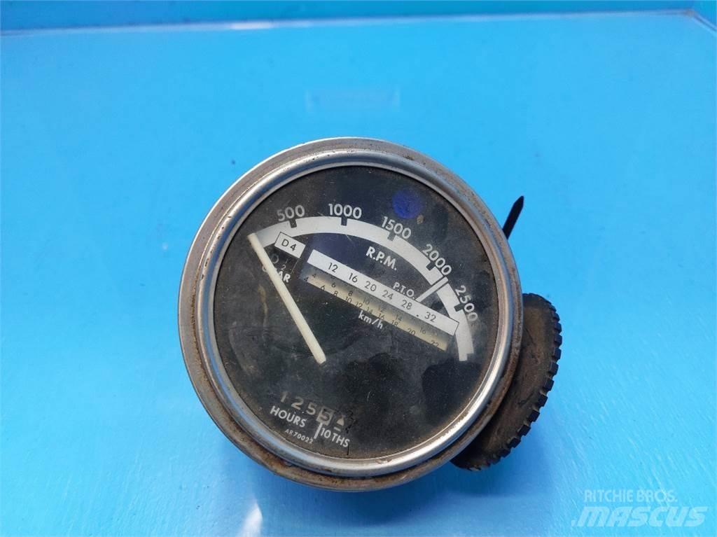 John Deere 4040 Electronice