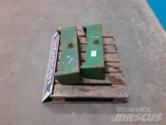 John Deere 4240 Greutăți față