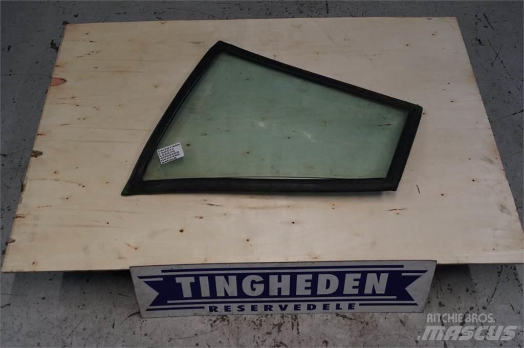 John Deere 4240 Cabine si interior