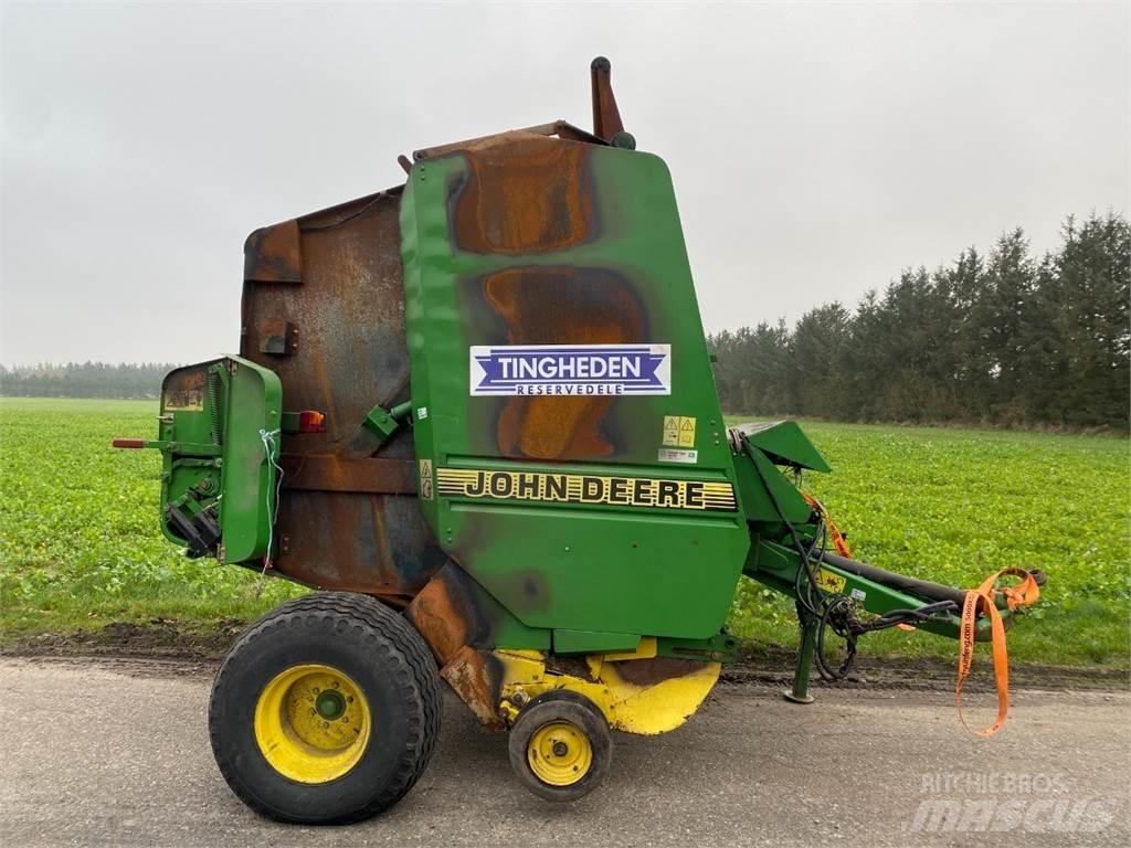 John Deere 580 Masina de balotat cilindric