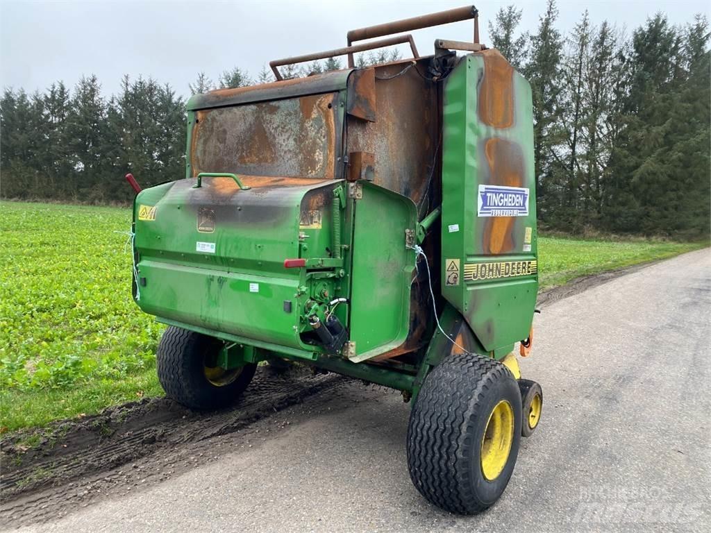 John Deere 580 Masina de balotat cilindric