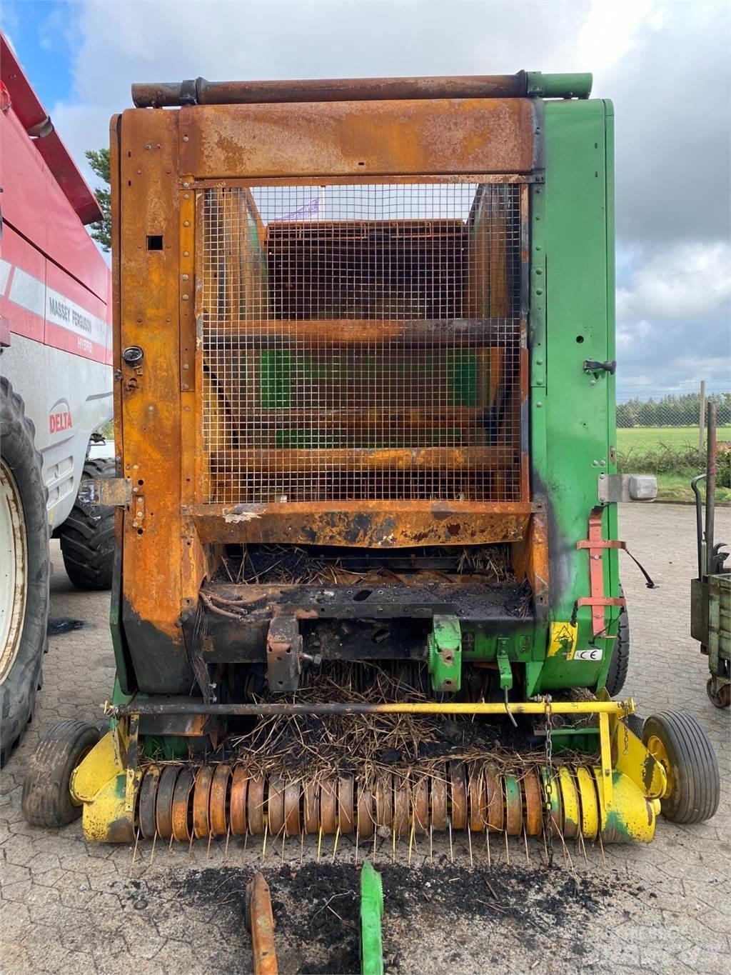 John Deere 590 Masina de balotat cilindric