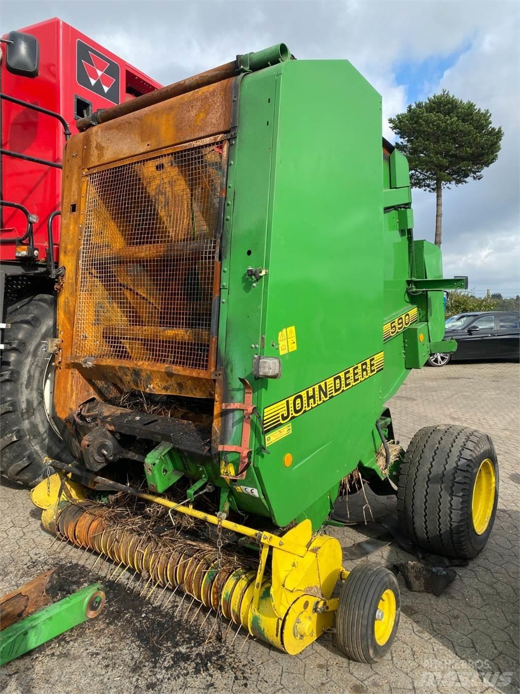 John Deere 590 Masina de balotat cilindric