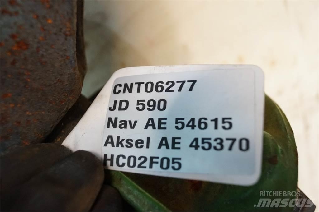 John Deere 590 Axe