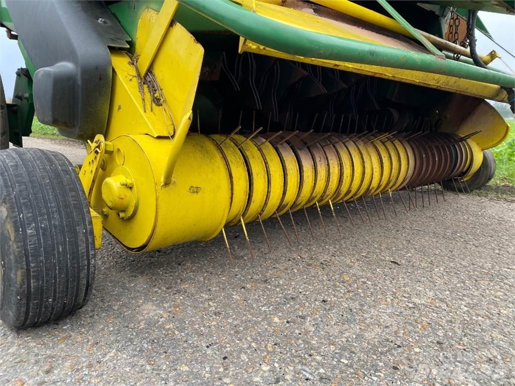 John Deere 592 Masina de balotat cilindric