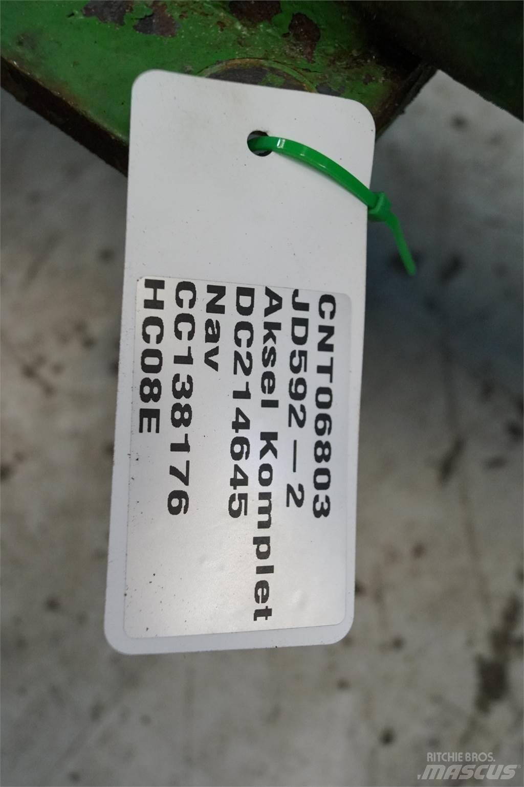 John Deere 592 Axe