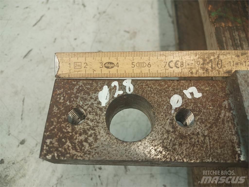 John Deere 7400 Accesorii pentru mașini de fân și furaje