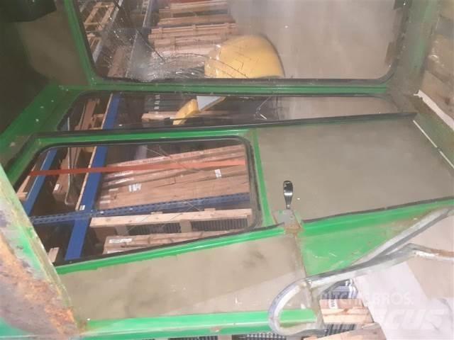 John Deere 955 Cabine si interior