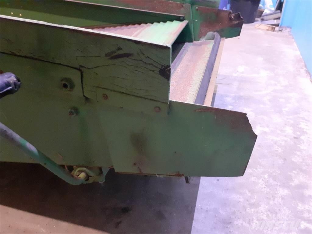 John Deere 955 Dispersare nisip si sare