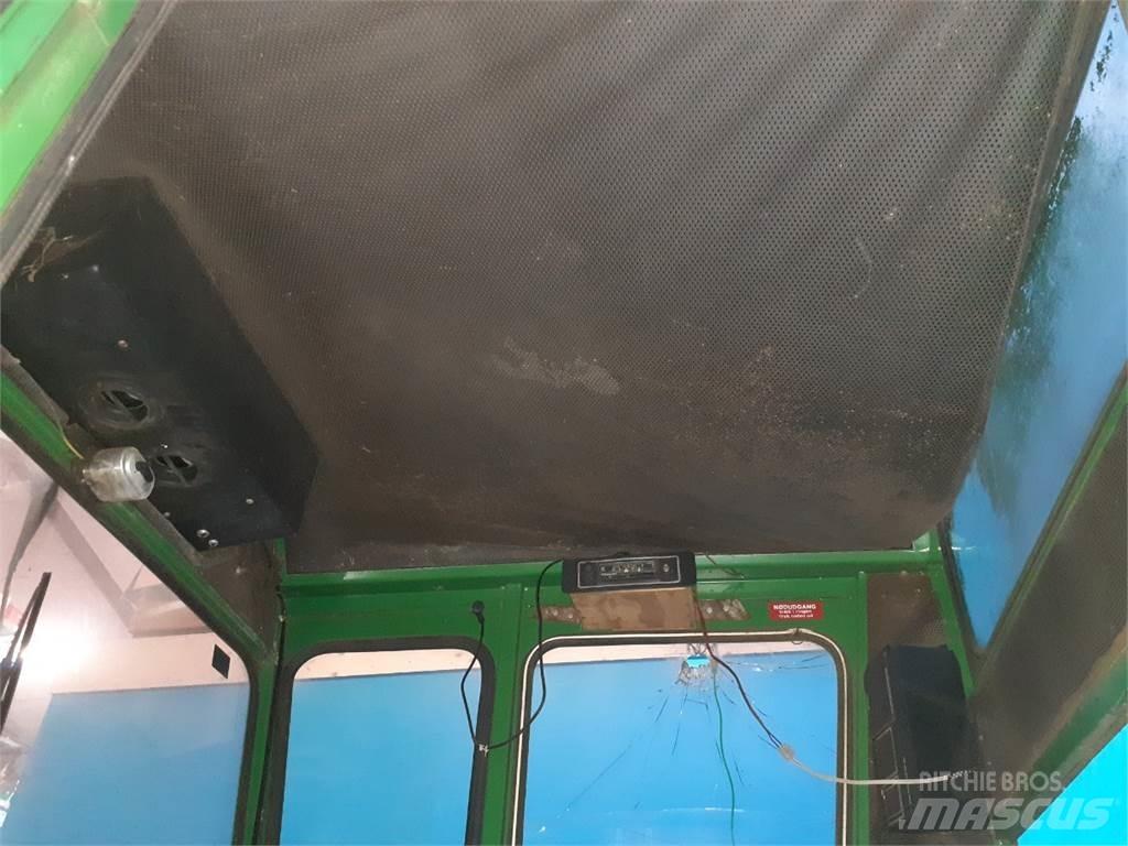 John Deere 955 Cabine si interior