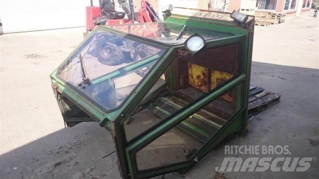 John Deere 975 Cabine si interior