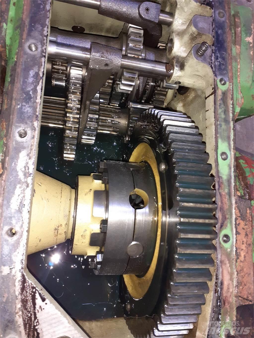 John Deere 975 Transmisie