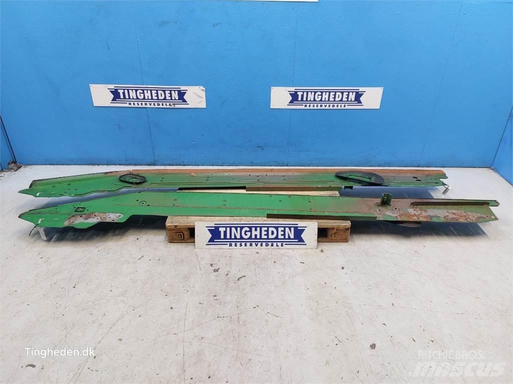 John Deere S670 Dispersare nisip si sare