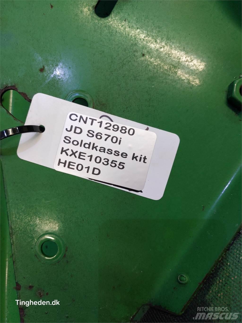 John Deere S670 Dispersare nisip si sare