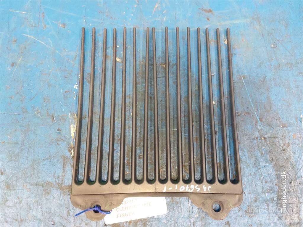 John Deere S670 Dispersare nisip si sare