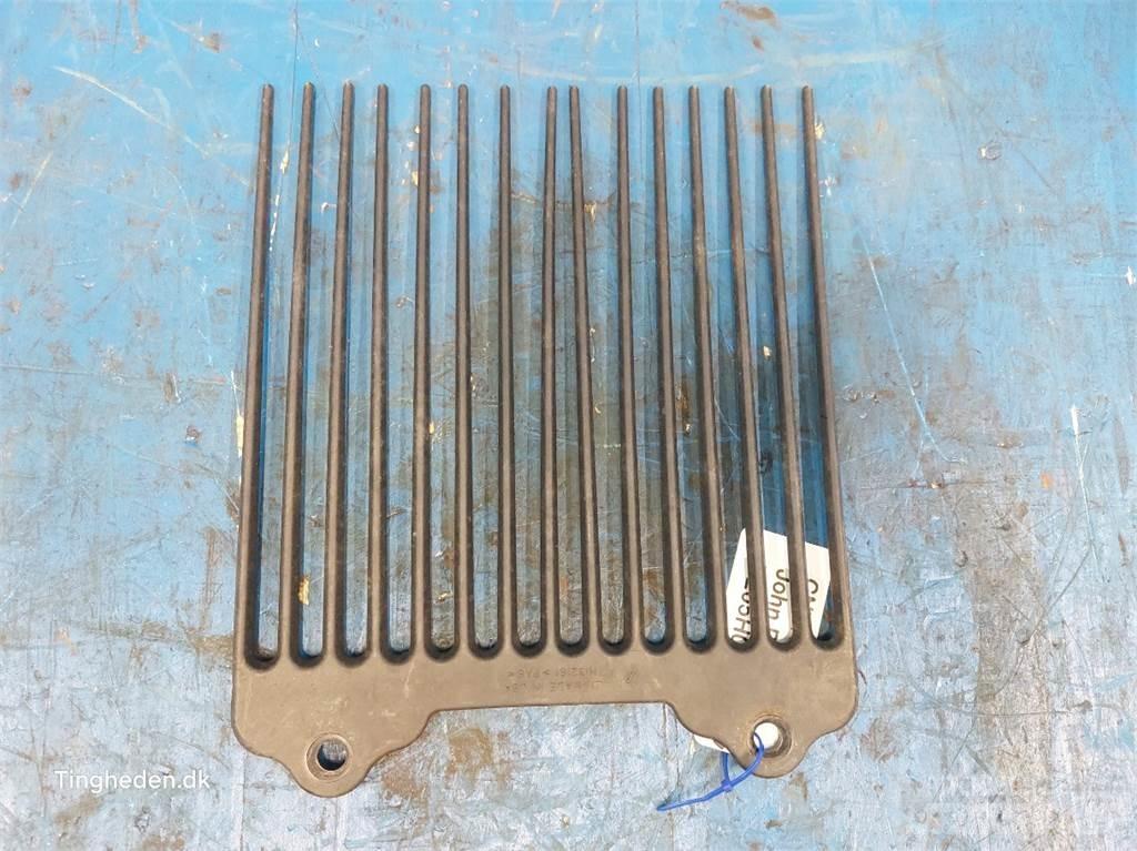 John Deere S670 Dispersare nisip si sare